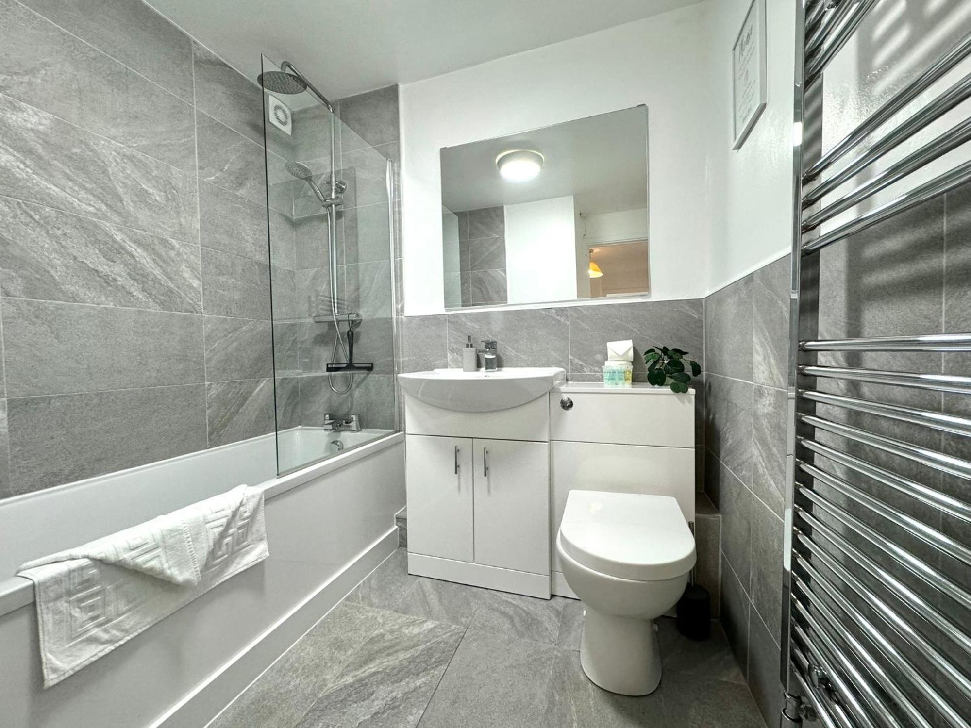The Alnham, Large 3 Bed Apartment, Close To The City Ньюкасл-апон-Тайн Экстерьер фото